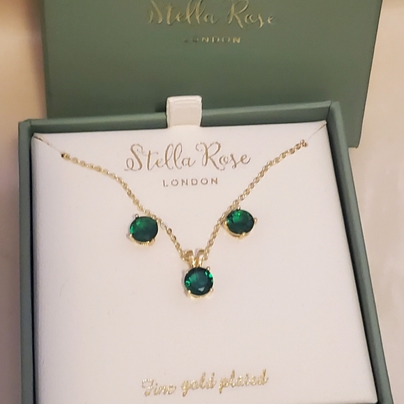 Earrings and necklace set. - Picture 1 of 2